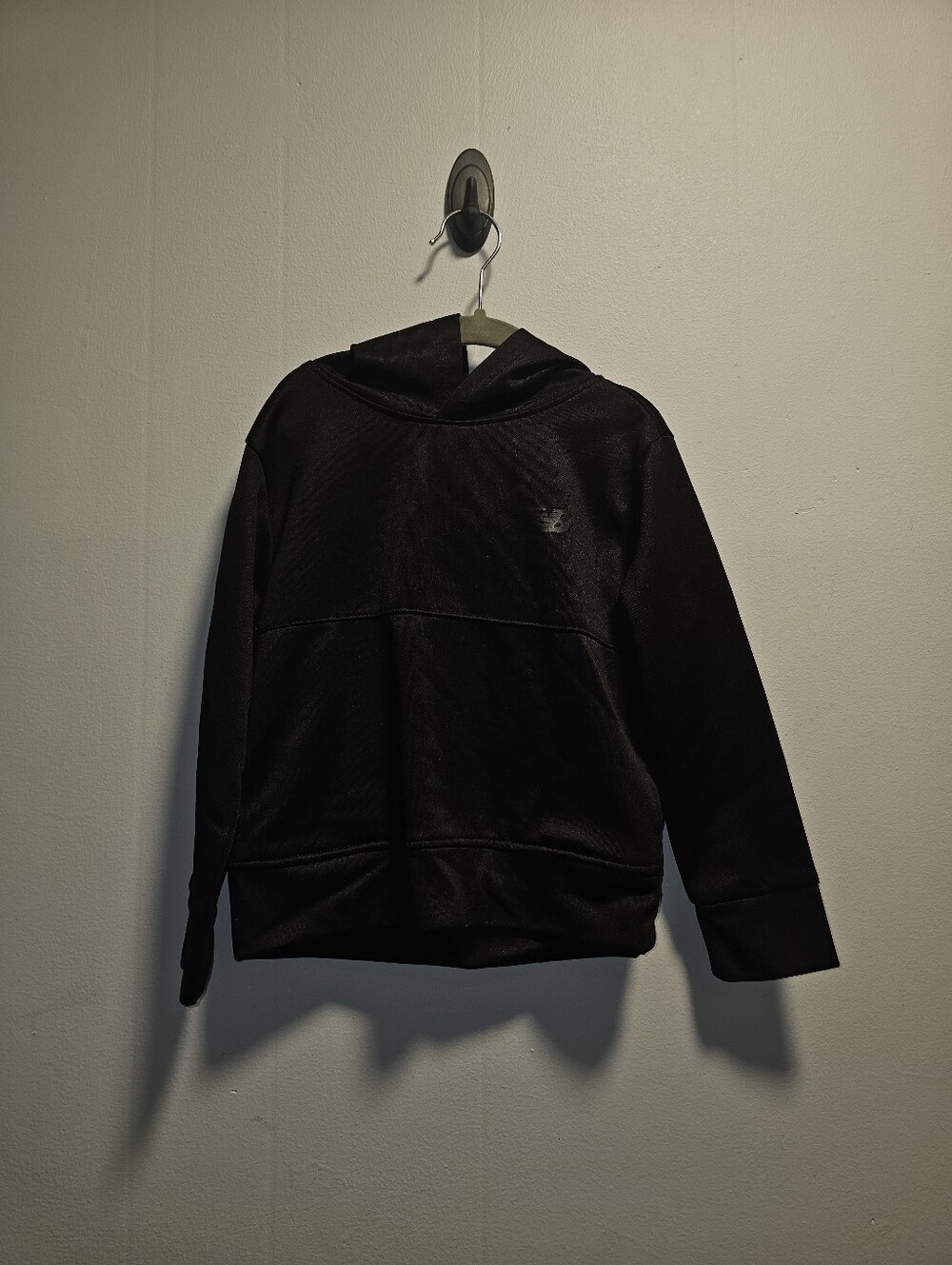 EUC | 4 | New Balance | Black Tonal Logo Athletic Pullover Hoodie